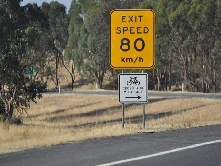 australia-signs-traffic
